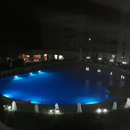 One Bedroom Apartment *